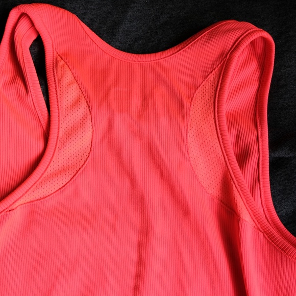 Under Armour Tops Hot Pink Under Armour Heat Fit Tank Poshmark